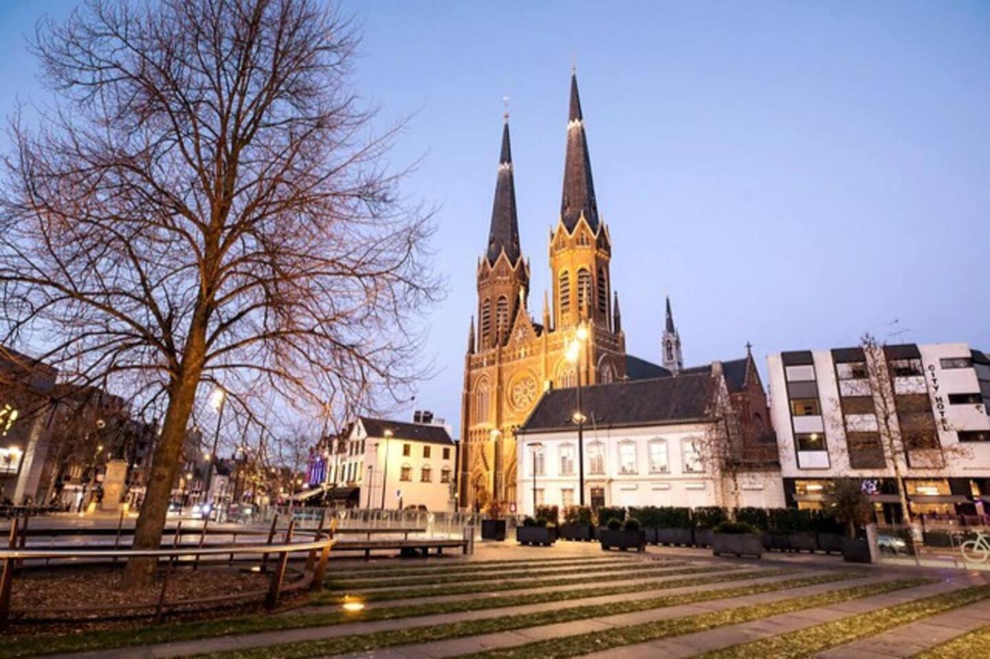 Old Central 1- 6 Old01 * Tilburg